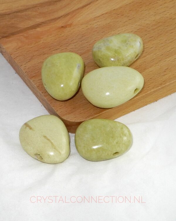 serpentijn-geel-groen-doorboorde-hanger Serpentijn doorboorde hanger