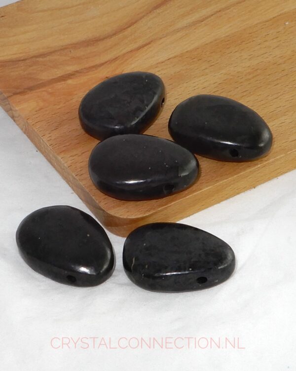 shungiet-doorboorde-hanger Shungiet doorboorde hanger