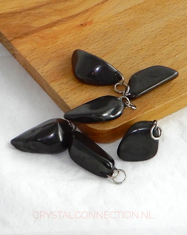 shungiet-hanger-middel Rozekwarts waterstenen