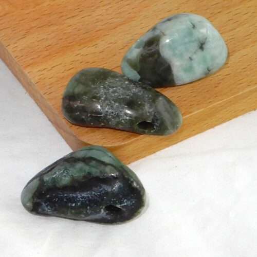 smaragd-doorboorde-hanger Smaragd doorboorde hanger