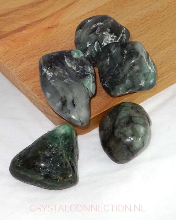 smaragd-trommelsteen-matrix Smaragd trommelsteen