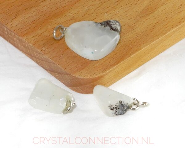 smithsoniet-hanger-wit Fluoriet hanger