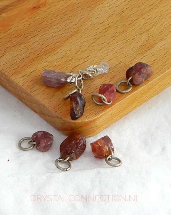 spinel-hanger-ruw-klein Spinel hanger