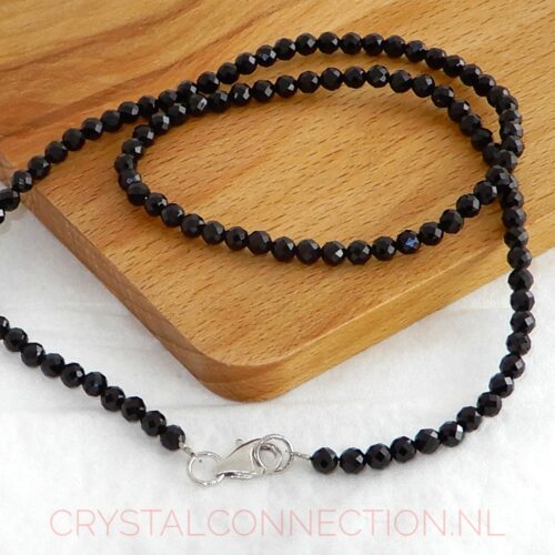 spinel-zwart-ketting-facet-4mm Spinel ketting