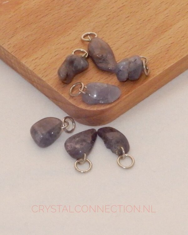 tanzaniet-hanger-getrommeld Tanzaniet hanger