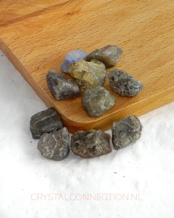 tanzaniet-ruw-natuurlijk-grijs Tanzaniet ruw