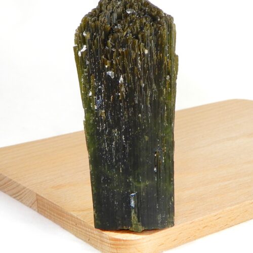 toermalijn-groen-ruw-uniek-no1 Toermalijn groen uniek staand exemplaar
