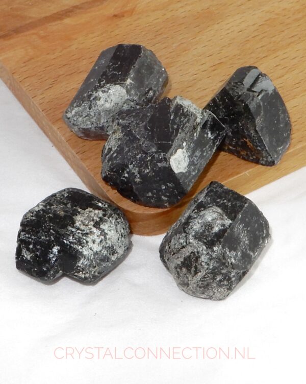 toermalijn-zwart-ruw-dubbeleinder-middel Toermalijn trommelsteen