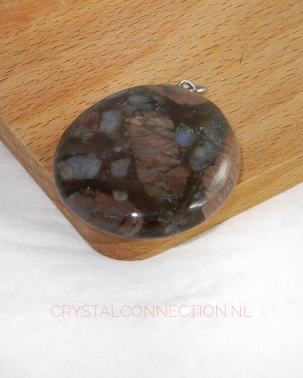 vulkaniet-hanger-plat Vulkaniet hanger uniek