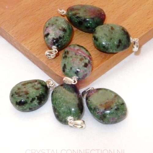 zoisiet-robijn-hanger-zilv-oogje-01-scaled Zoïsiet-robijn hanger