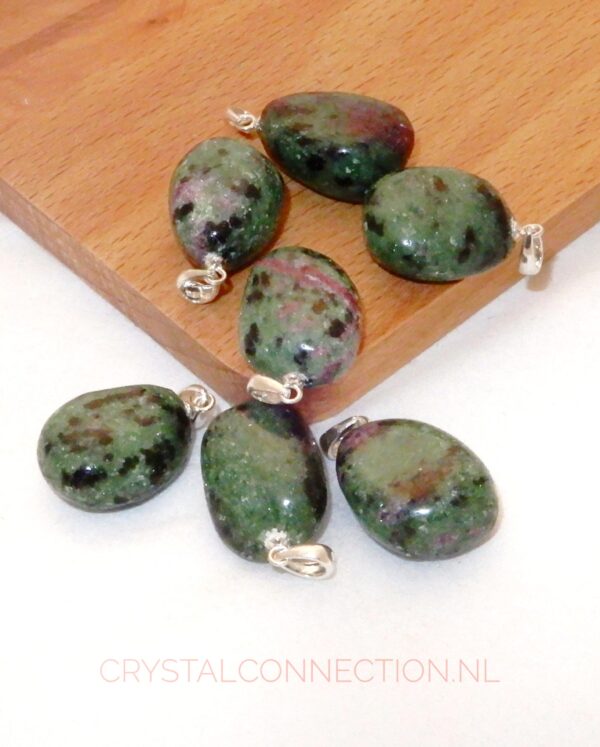 zoisiet-robijn-hanger-zilv-oogje-01-scaled Zoïsiet-robijn hanger