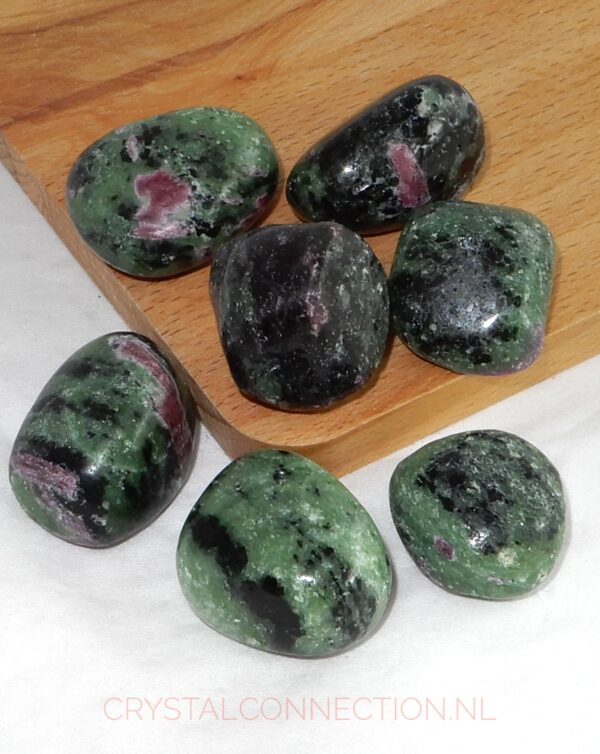 zoisiet-robijn-trommelsteen-klein Zoïsiet-robijn schijfsteen